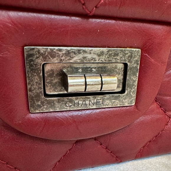 Chanel 2.55 Reissue Quilted Classic Double Flap Bag (Size 227) - Picture 11 of 16
